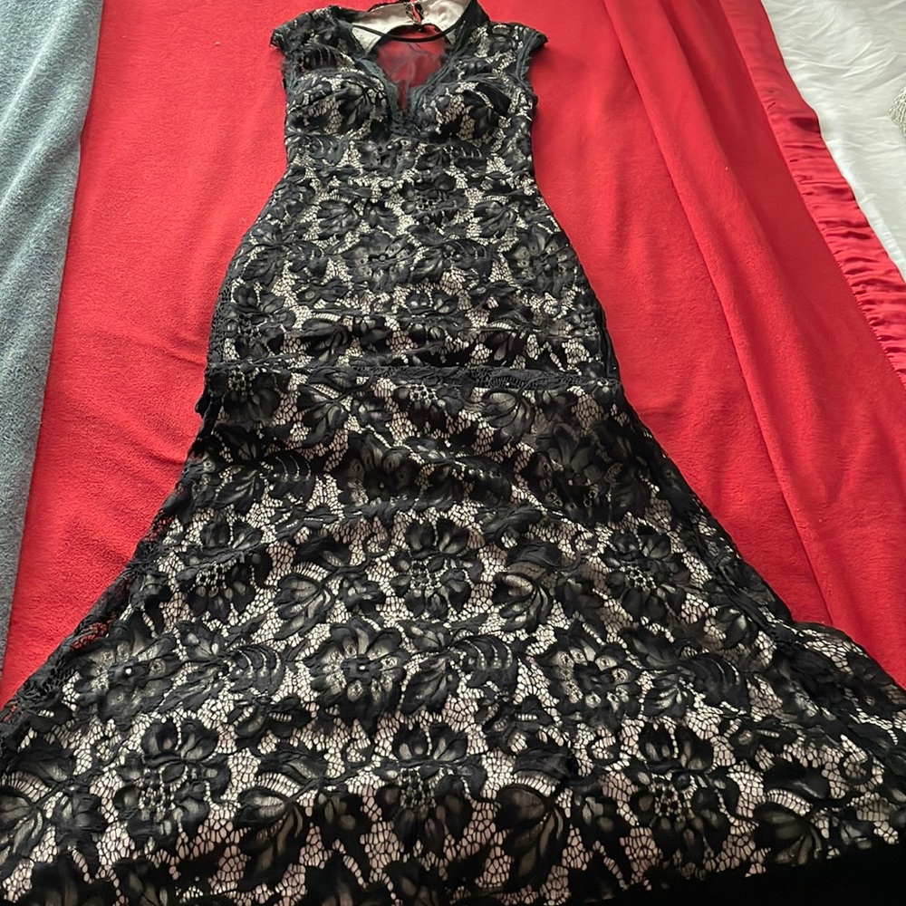 Beautiful gown Betsy Adam 2p New only worn once to a wedding